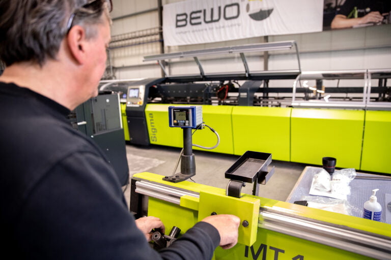 Setting up a tube cutting line