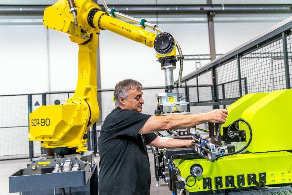 Installation of tube robot